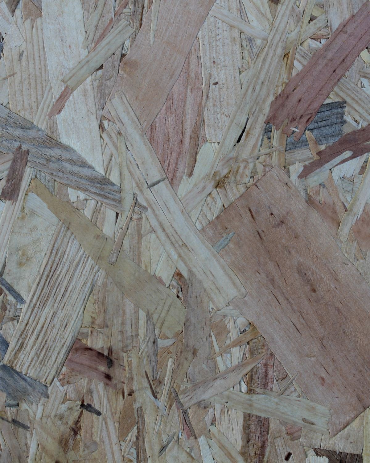 Placas de madera en una obra en construcción